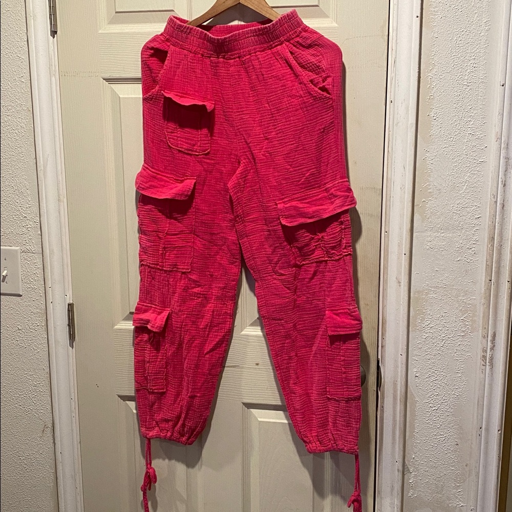 Eesome vibrant Pink Women's Cargo Joggers. Size M